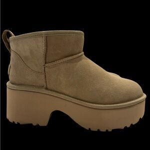 Ugg Classic Ultra Mini New Heights Boots Size 9 NWT